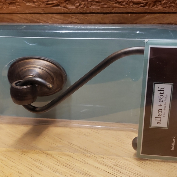 COPY - NWTAllen +Roth Oil Rubbed Bronze Hook - Picture 1 of 5